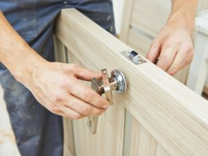 Sửa chữa cửa gỗ tại Hà Đông